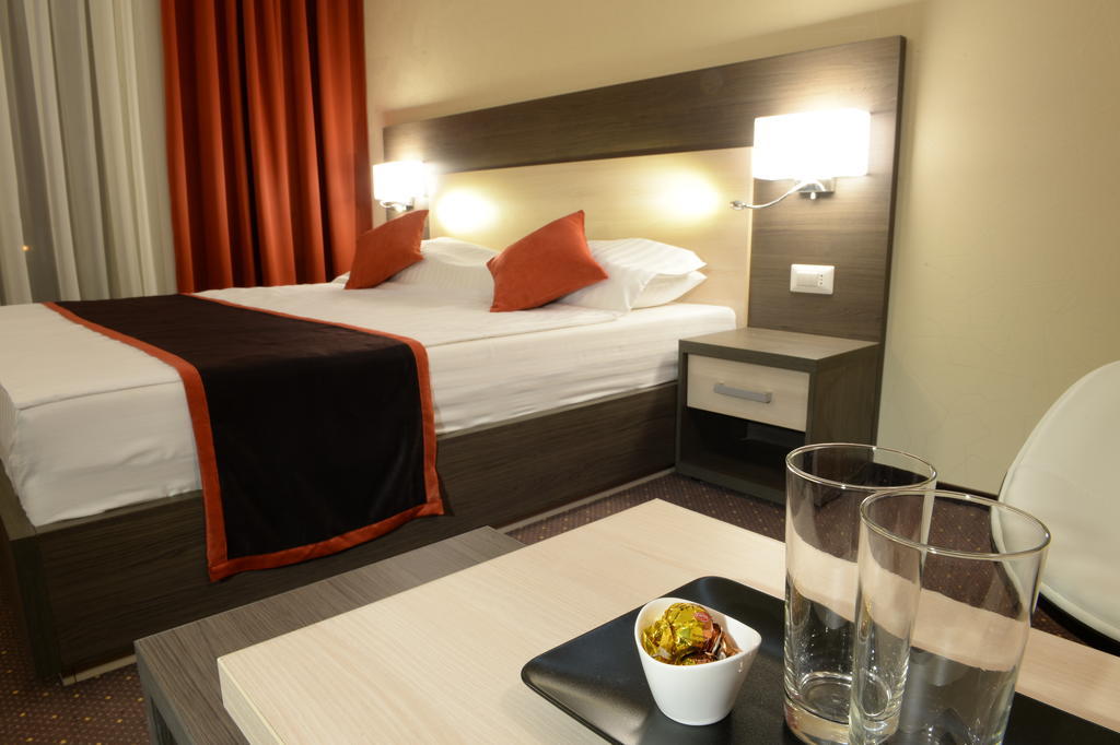 Hotel Galaxy Dumbravita  Pokoj fotografie